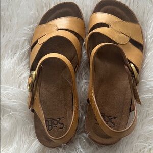 Sofft Women's Brown Leather Sandals